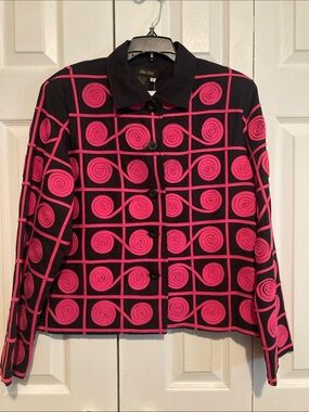 Eye-Catching Black and Pink Grid-Print Button Jacket